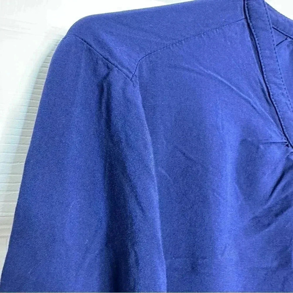Old Navy Blouse Semi-sheer Buttons Blue Size  Large - Picture 3 of 16